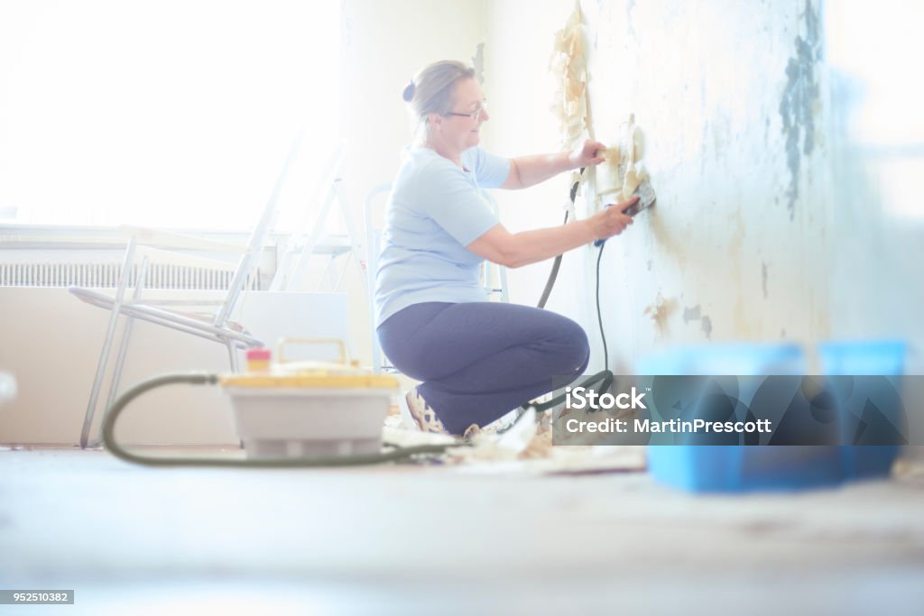 Remove Wallpaper with a Steamer